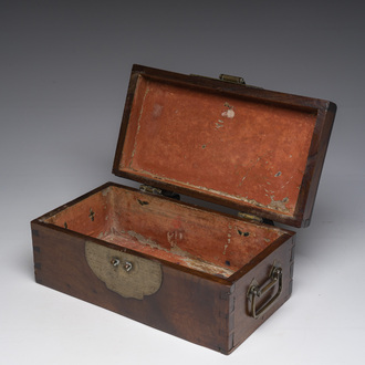 Coffret de lettré en bois de hongmu aux montures en bronze, Chine, 19ème siècle