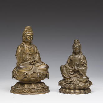 Deux sculptures de Bouddha en bronze doré, Chine, 20ème siècle