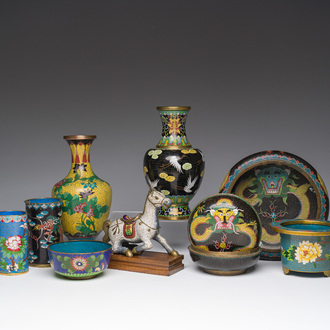A varied collection of Chinese cloisonné items, 19th/20th C.