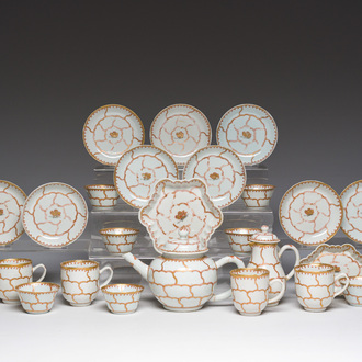 An extensive Chinese partly gilt 'butterfly' tea set, Qianlong