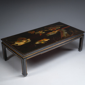 Panneau en laque polychrome monté comme table, Qing et 20ème siècle