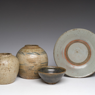 Collection variée en grès porcelaineux, Chine et Japon, Song et postérieur