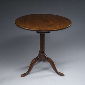 Table d'appoint ronde de type 'bird cage' à trois pieds en acajou, Angleterre, 19ème siècle