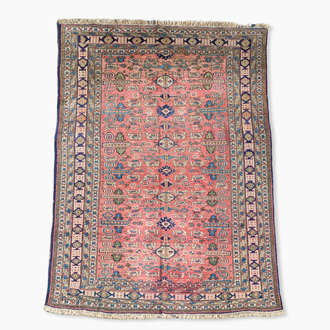 Tapis oriental de type Ardebil à décor floral, laine sur coton, milieu du 20ème siècle