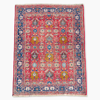 Tapis oriental de type Varamin à décor floral, laine sur coton, 20ème siècle