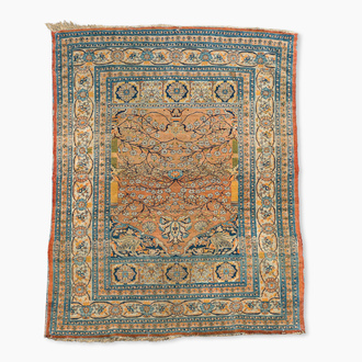 Tapis oriental de type Keshan (Kashan) à décor floral, laine sur coton, première moitié du 20ème siècle