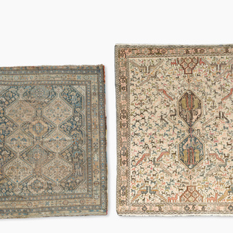Deux tapis orientaux de type Afshar et Qashqai à décor géométrique d'animaux et de fleurs, laine sur coton, 20ème siècle