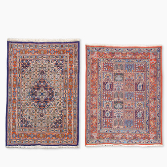 Deux tapis orientaux de type Bakhtiar à décor floral, laine sur coton, 20ème siècle