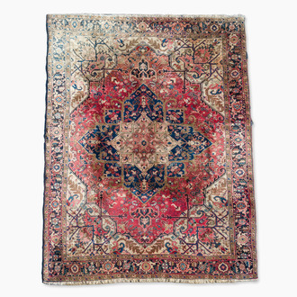 Tapis oriental de type Heriz à décor floral, laine sur coton, première moitié du 20ème siècle