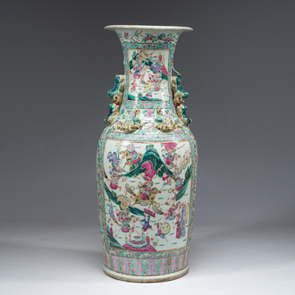 A large Chinese Canton famille rose vase with battle and palace scenes on a wooden base, 19th C.