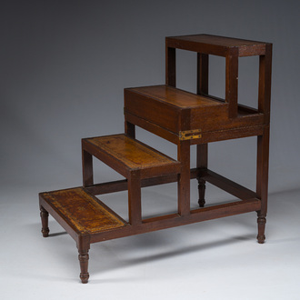 Escalier de bibliothèque en acajou revêtue de cuir et transformable en table d'appoint, Angleterre, époque victorienne, vers 1900