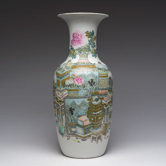 Vase en porcelaine de Chine qianjiang cai à décor d'antiquités, 19ème/20ème siècle
