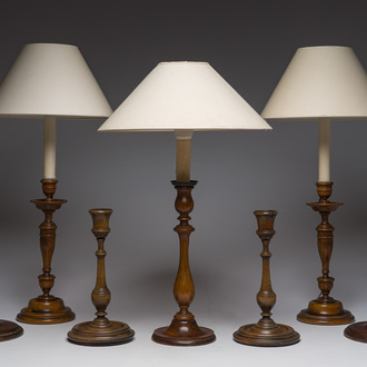 Sept chandeliers en bois, dont trois sont montés en lampes, Angleterre, 19ème siècle