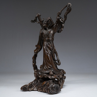 Grand figure d'un immortel en bois sculpté, Meiji, 19ème/20ème siècle
