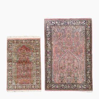 Deux tapis orientaux de type Kashmir et Qom (Qum/Ghom) en soie à décor floral, 20ème siècle