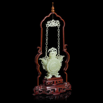 Brûle-parfum en jade sur socle en bois, Chine, République, 20ème siècle