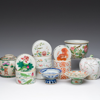 Collection variée en porcelaine de Chine famille rose, bleu, blanc, rouge de fer et qianjiang cai, 19ème/20ème siècle