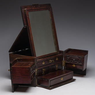 Coffre de toilette en bois aux montures en laiton doré, Chine, 19ème siècle