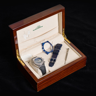 Montre-bracelet TechnoMarine Diamond Chronograph de la série 200M en acier inoxydable, 21ème siècle