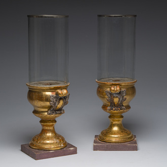 A pair of gilt and polychrome wooden and glass Louis XVI style photo lamps or lanterns, 19th/20th C.