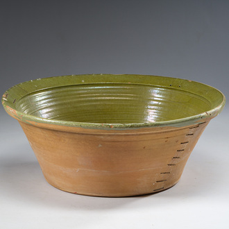A French Provençal green-glazed 'tian' bowl, late 19th C.