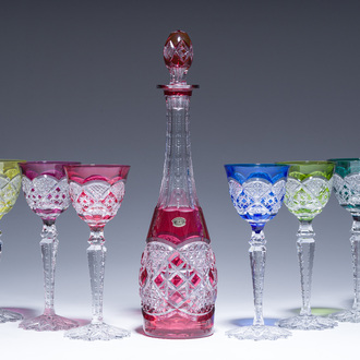 Six partly coloured overlay crystal cut glasses and one decanter, Val Saint Lambert, model Verrept, Belgium, third quarter 20th C.