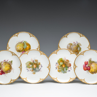 Six German gold layered and polychrome decorated porcelain 'fruit and nut' plates, KPM, Berlin, first quarter 20th C.