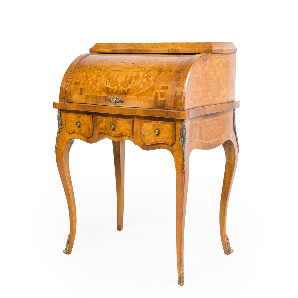 Bureau de dames en marquetterie de placage de noyer et de bois de racine, 19&egrave;me si&egrave;cle