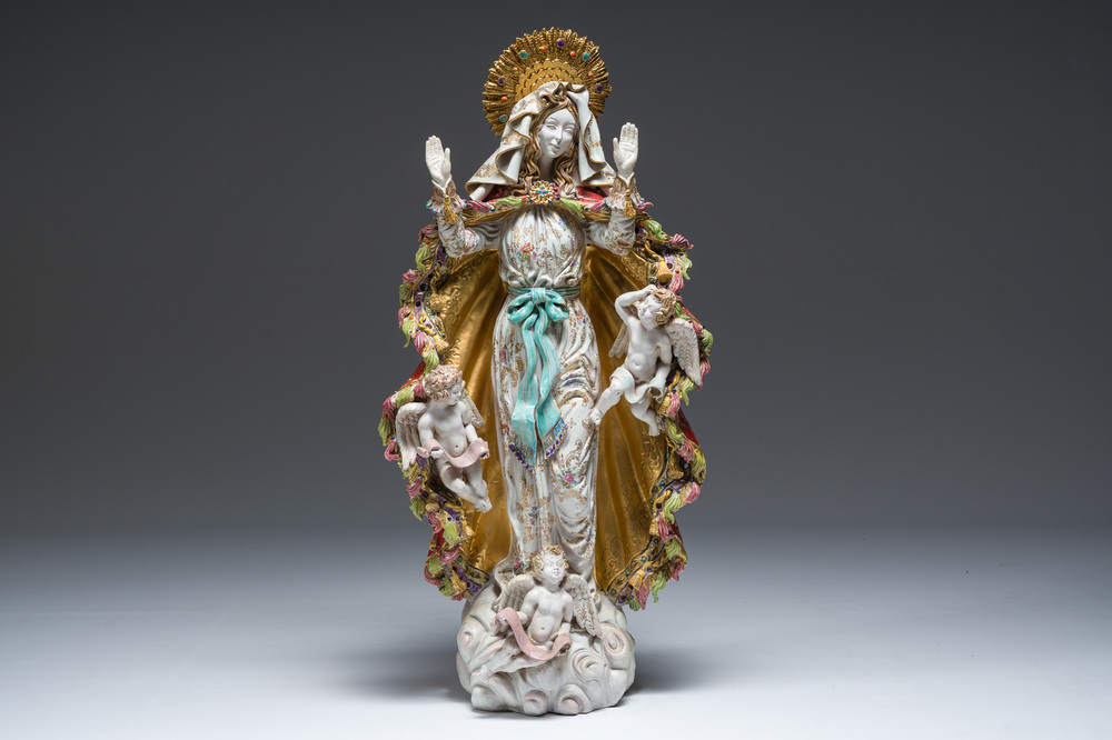 Eugenio Pattarino (1885-1971): Madonna adored by angels, polychrome decorated and gilt terracotta