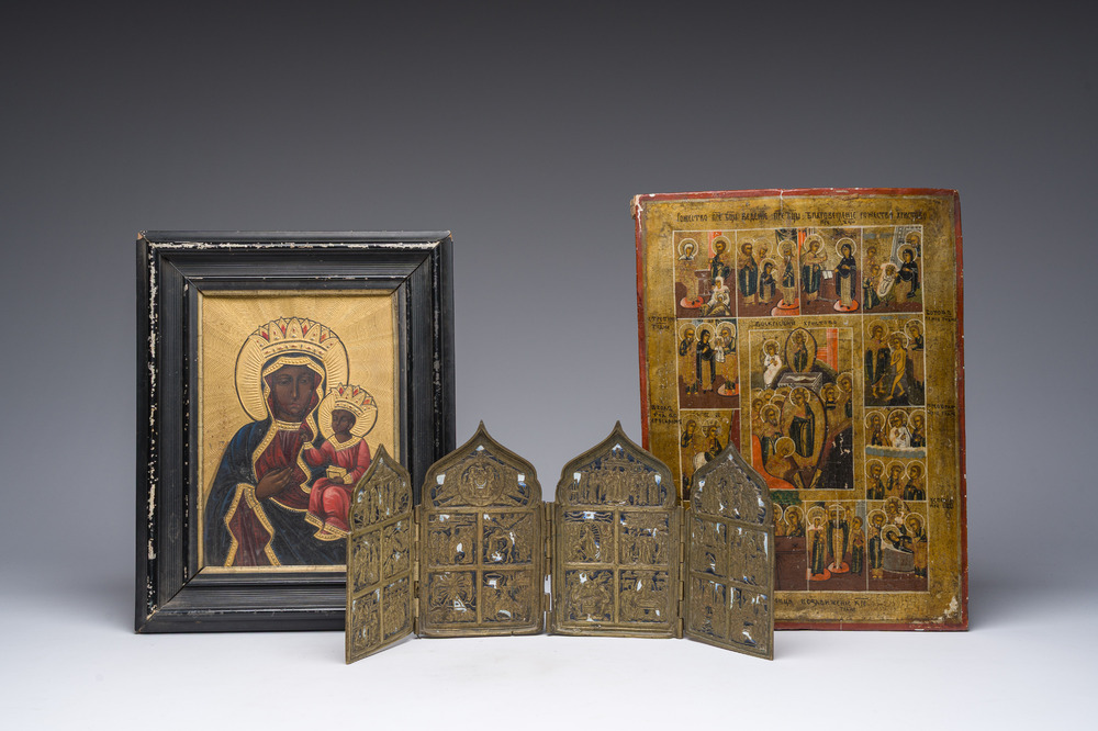 Trois ic&ocirc;nes orthodoxes, e.a. une ic&ocirc;ne de voyage en quatre parties en bronze &eacute;maill&eacute;, Russie, 19&egrave;me/20&egrave;me si&egrave;cle