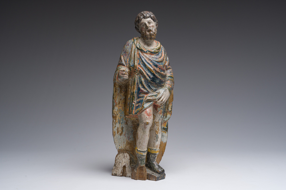 Een Vlaamse gepolychromeerd houten sculptuur van Sint-Rochus, 17de eeuw
