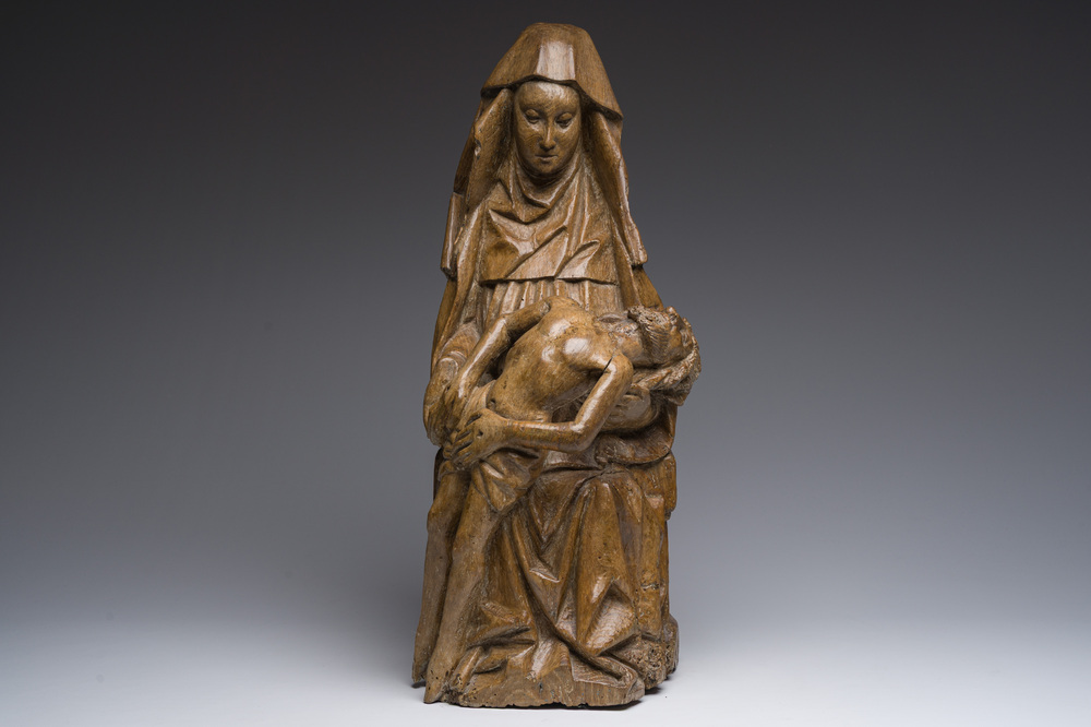 Piet&agrave; en ch&ecirc;ne sculpt&eacute; avec traces de polychromie, Flandres, 16&egrave;me si&egrave;cle