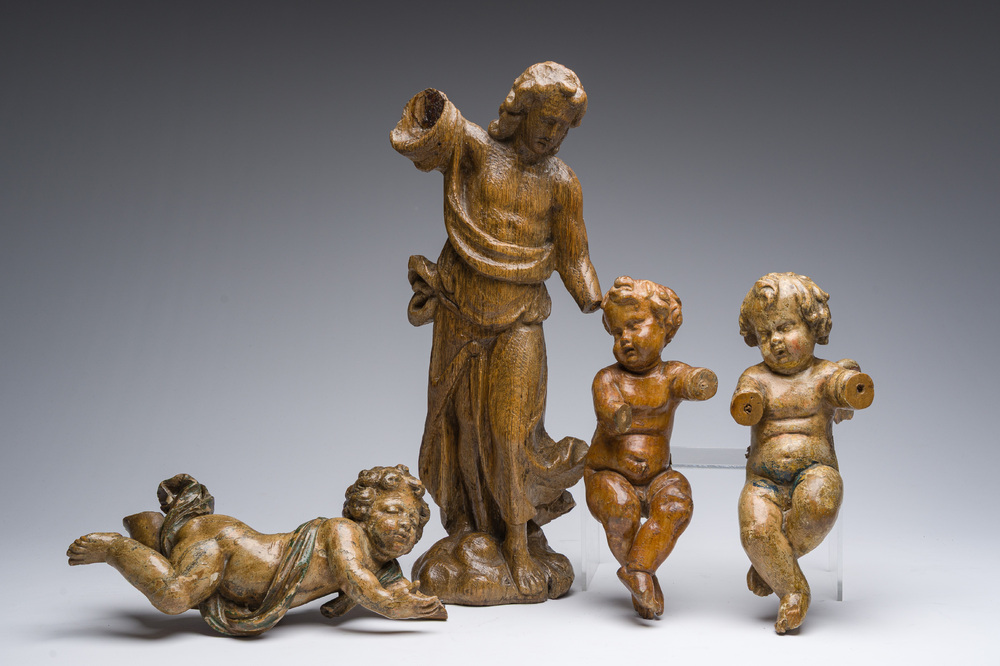 Quatre angelots en bois sculpt&eacute;, 17&egrave;me/18&egrave;me si&egrave;cle
