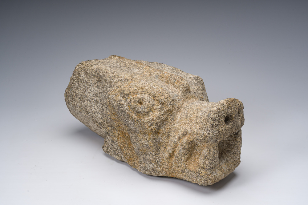 Mod&egrave;le d'un animal mythique en granite, Bretagne, 16&egrave;me si&egrave;cle