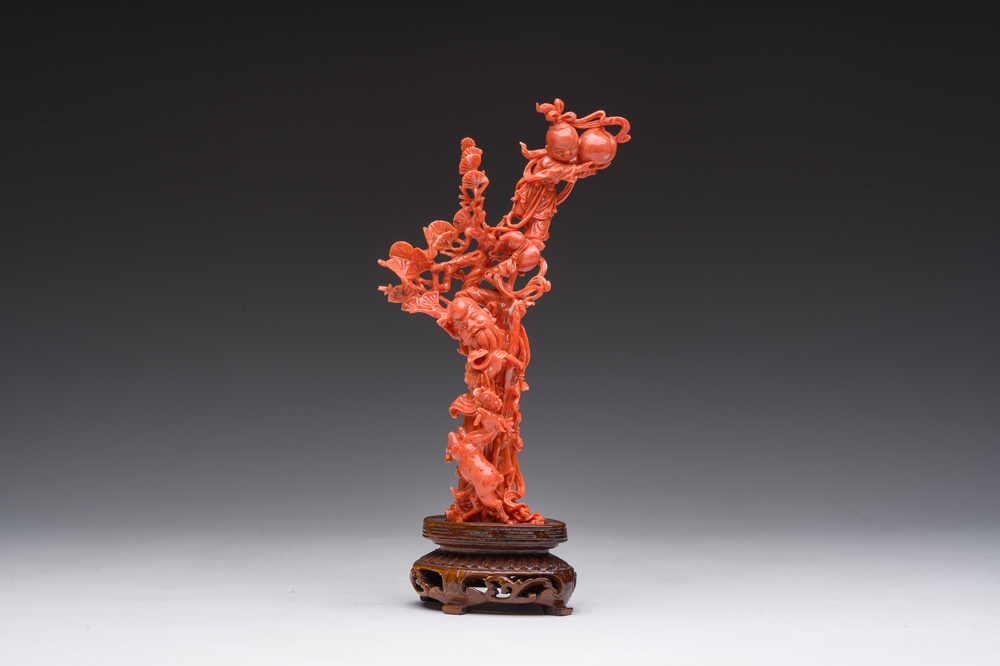Groupe de Shou Lao avec un serviteur en corail rouge sculpt&eacute;, Chine, 19&egrave;me/20&egrave;me si&egrave;cle
