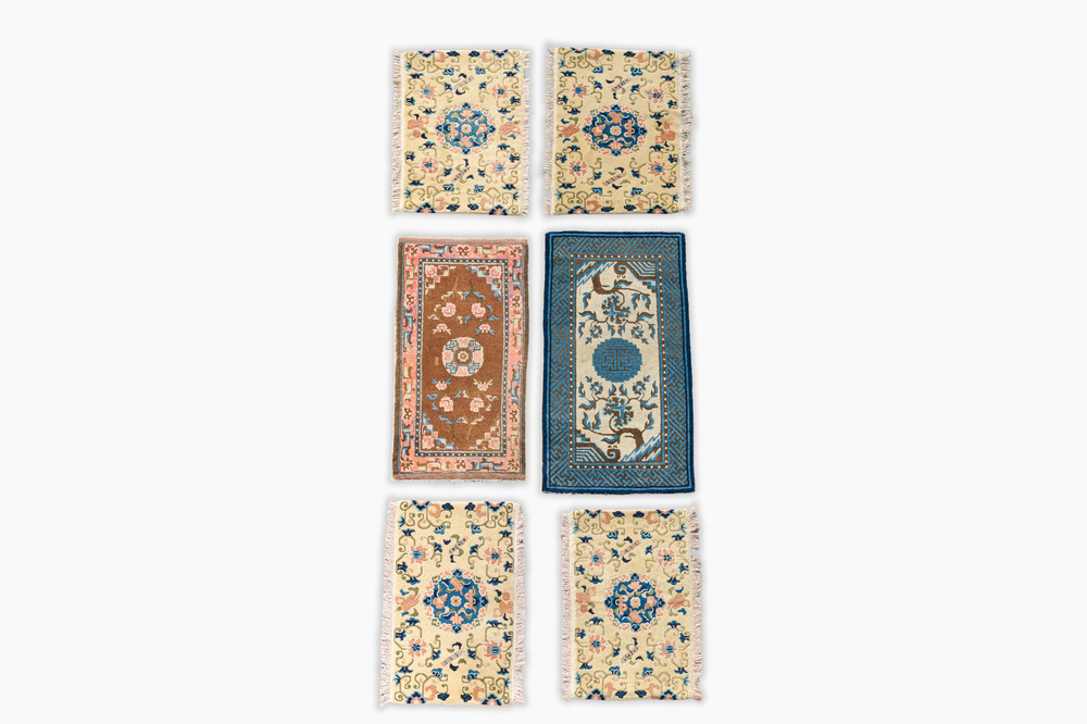 Six tapis divers, laine sur coton, Chine, 20&egrave;me si&egrave;cle