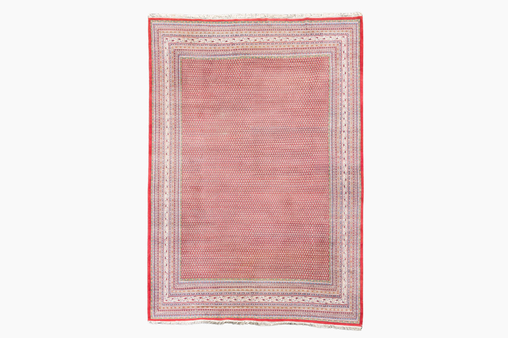 Tapis oriental de type Sarouk Mir &agrave; d&eacute;cor floral, laine sur coton, 20&egrave;me si&egrave;cle