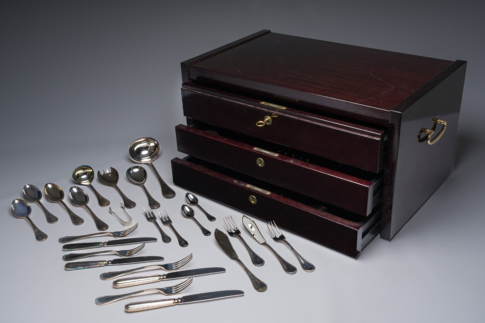 M&eacute;nag&egrave;re de 128 pi&egrave;ces dans la cassette d'origine, 925/000, Robbe &amp; Berking, Allemagne, 20&egrave;me si&egrave;cle