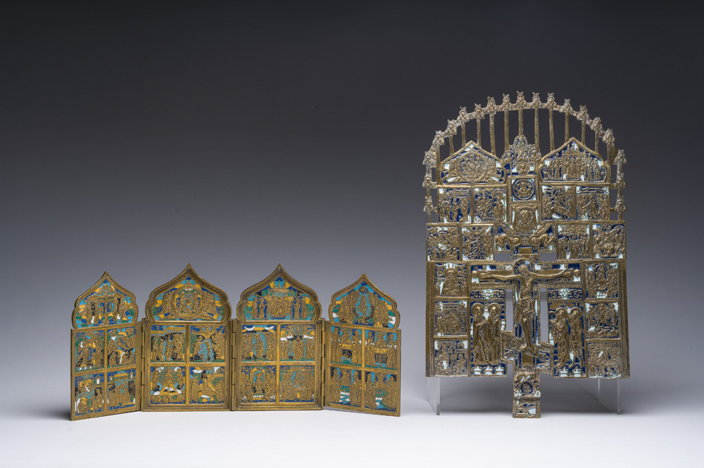 Croix d'ic&ocirc;ne et ic&ocirc;ne de voyage en quatre parties en bronze &eacute;maill&eacute;, Russie, 19&egrave;me/20&egrave;me si&egrave;cle