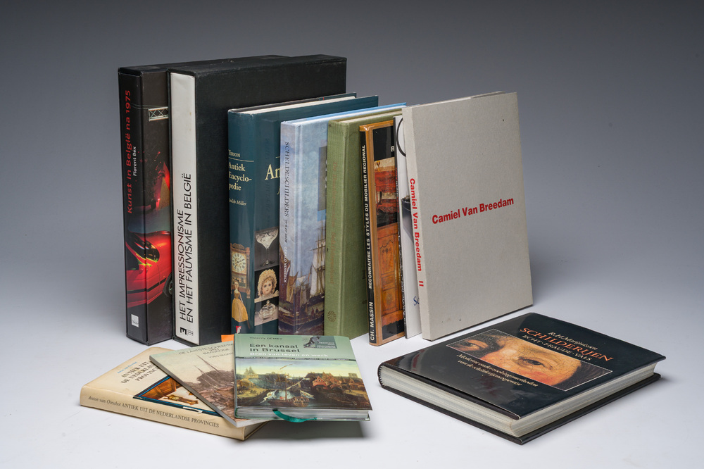 Douze publications li&eacute;es &agrave; la sc&egrave;ne artistique belge et &agrave; l'art en g&eacute;n&eacute;ral, 20&egrave;me/21&egrave;me si&egrave;cle