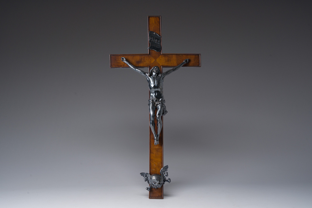 Corpus Christi argent avec une croix en bois, 18&egrave;me si&egrave;cle