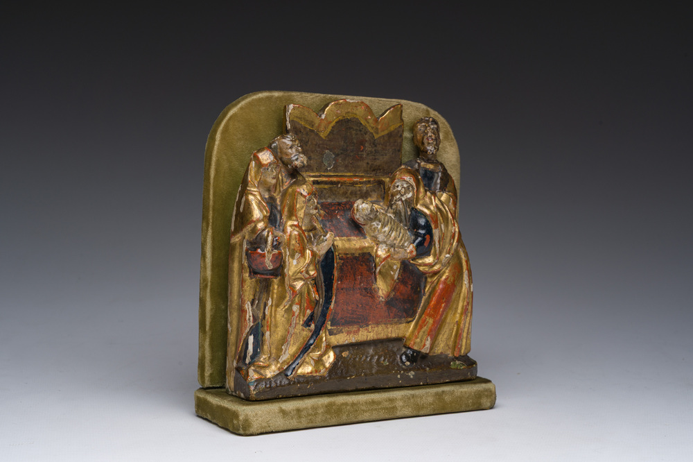Groupe de retable en bois dor&eacute; et polychrome repr&eacute;sentant la pr&eacute;sentation de J&eacute;sus au temple, Brabant, 16&egrave;me si&egrave;cle