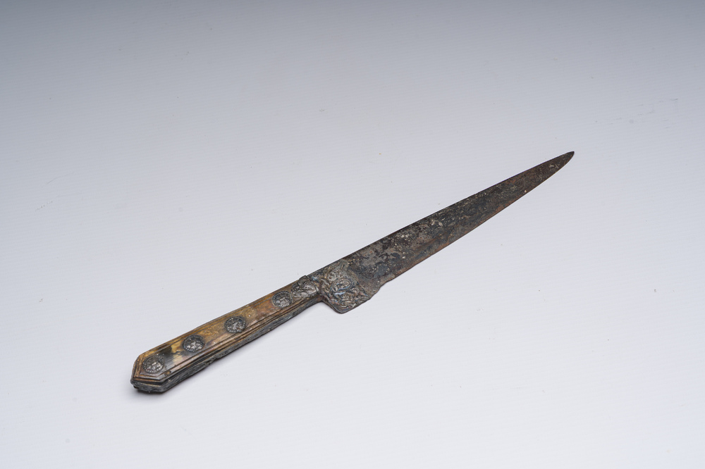 Poignard avec un manche en corne, probablement G&ecirc;nes, 16&egrave;me/17&egrave;me si&egrave;cle