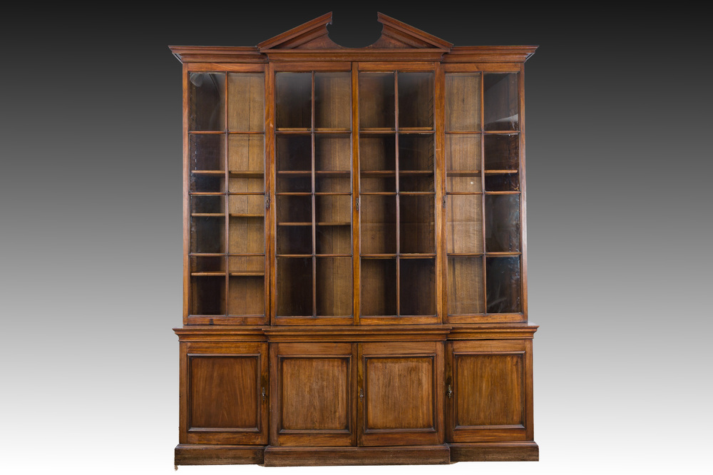 Biblioth&egrave;que George III en acajou, Angleterre, 19&egrave;me si&egrave;cle