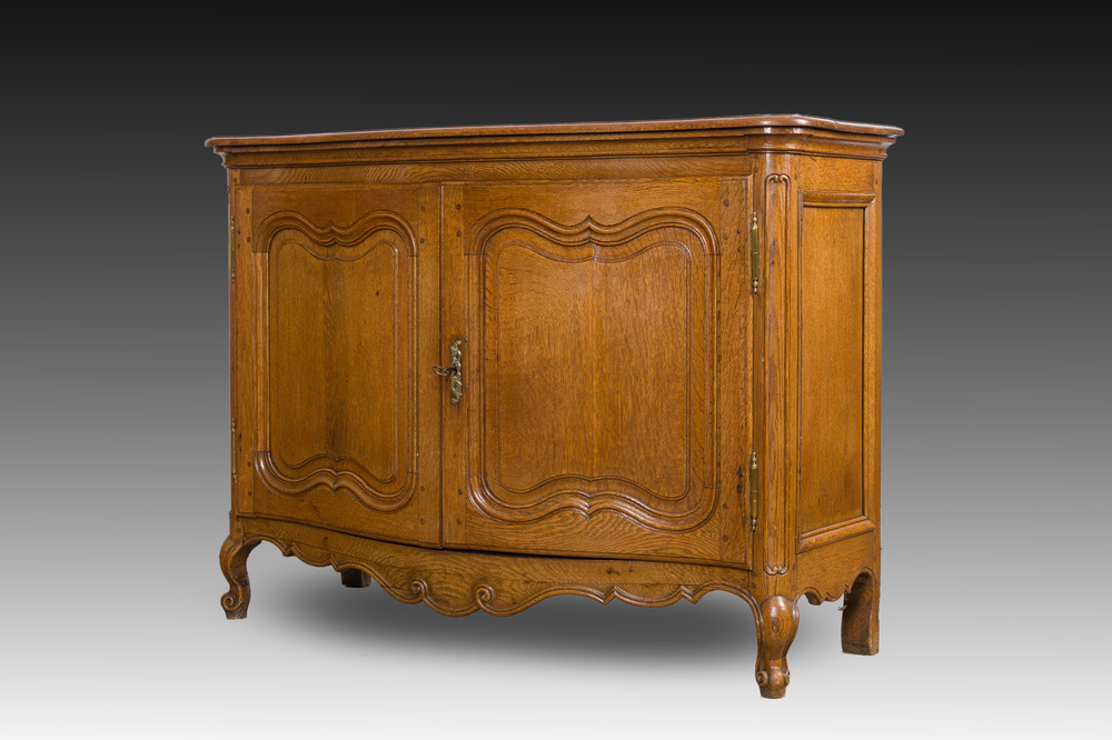 A Li&egrave;ge oak Louis XV buffet, 18th C.
