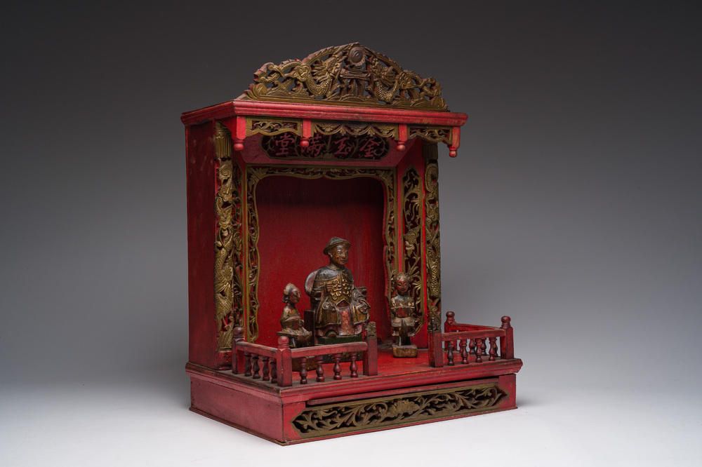 A Chinese gilt-lacquered wooden home altar with figures, 19th C.