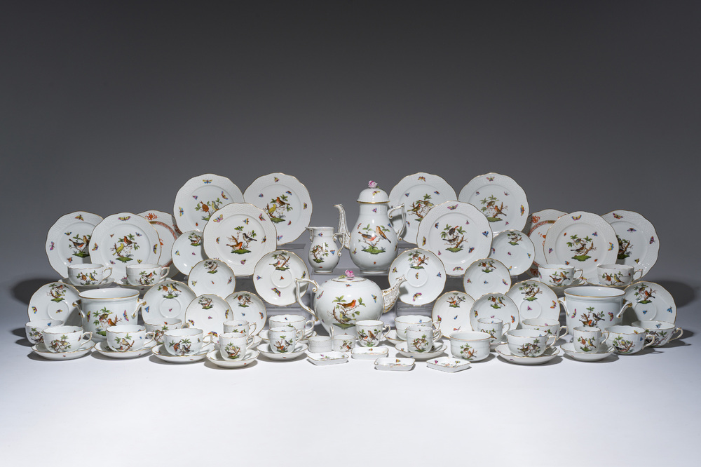 A large Hungarian Herend gilt and polychrome decorated porcelain 'birds and butterflies' coffee and tea set, 20th C.