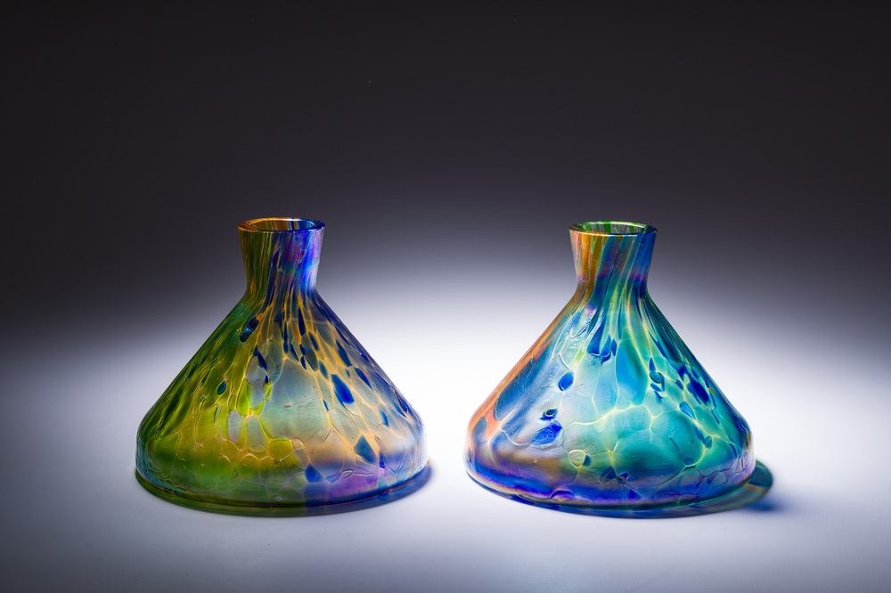 Johann Loetz (1880-1940, attributed to): A pair of multi-coloured funnel-shaped glass 'Papillon' vases, 20th C.