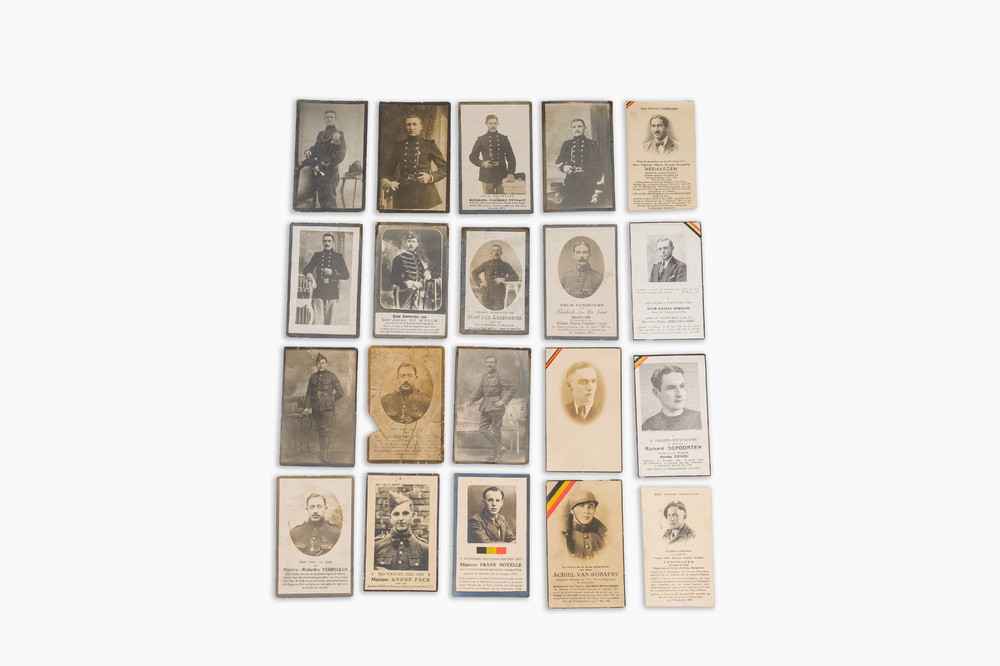 A varied collection of death notices of civilians and military personnel during the First and Second World Wars, 20th C.