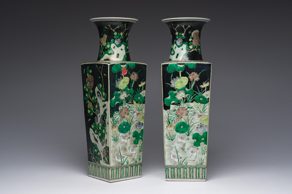 A pair of Chinese square famille noire vases with floral design, Kangxi mark, 19th/20th C.